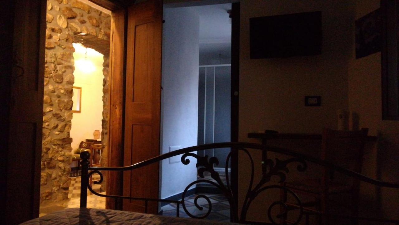 Deiana Bed & Breakfast Santu Lussurgiu Bagian luar foto