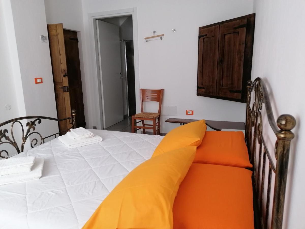 Deiana Bed & Breakfast Santu Lussurgiu Bagian luar foto
