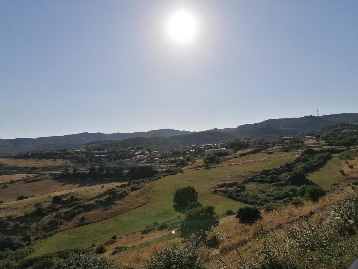 Deiana Bed & Breakfast Santu Lussurgiu Bagian luar foto