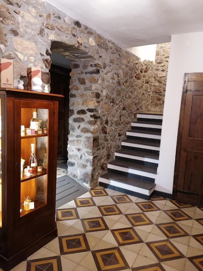 Deiana Bed & Breakfast Santu Lussurgiu Bagian luar foto