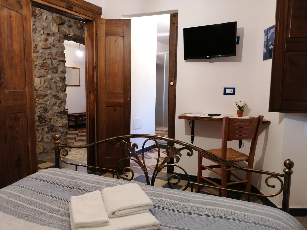 Deiana Bed & Breakfast Santu Lussurgiu Bagian luar foto