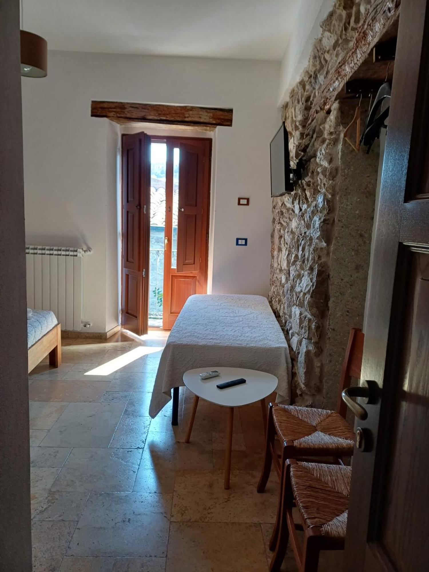 Deiana Bed & Breakfast Santu Lussurgiu Bagian luar foto